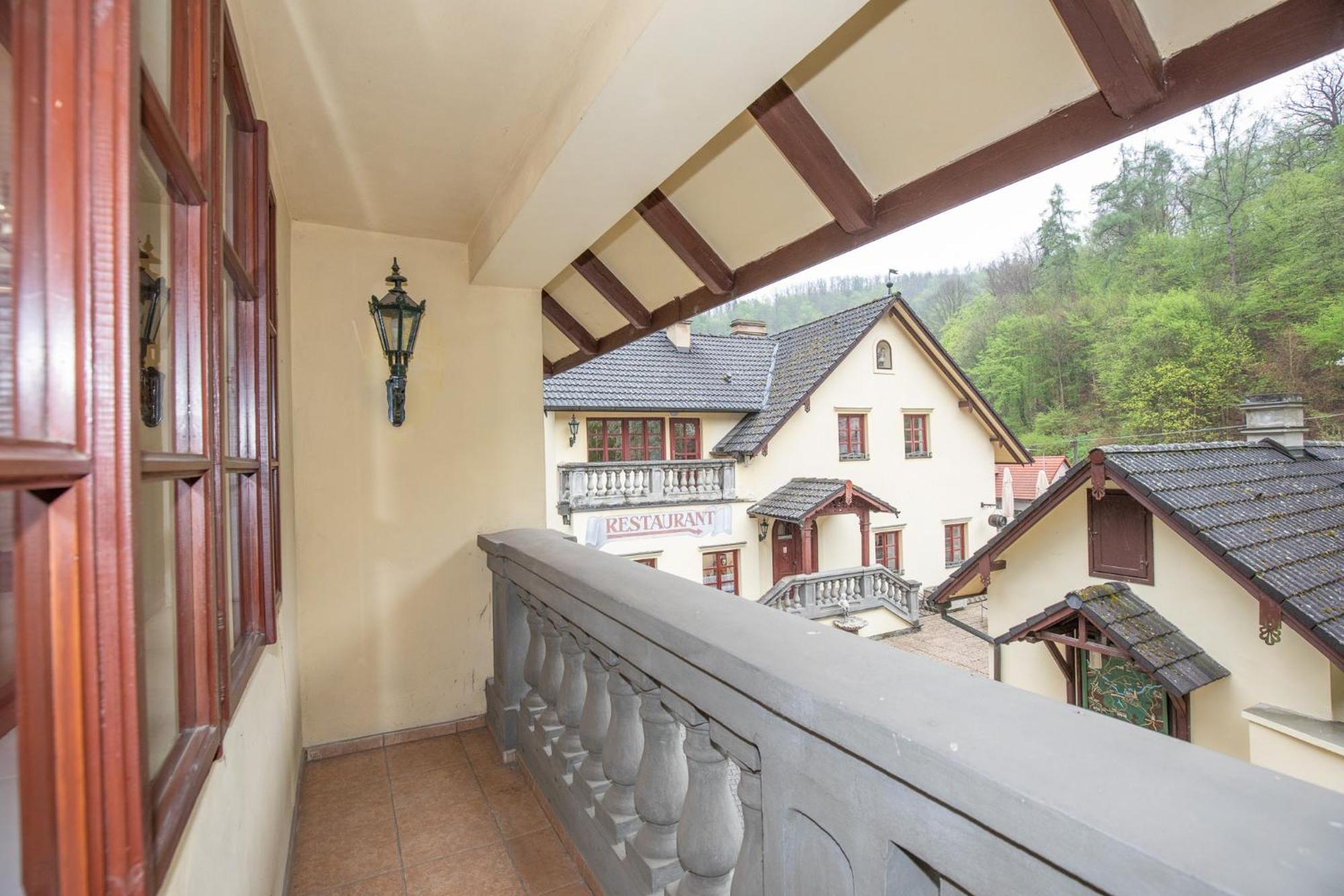 Resort U Jelena Křivoklát Екстериор снимка