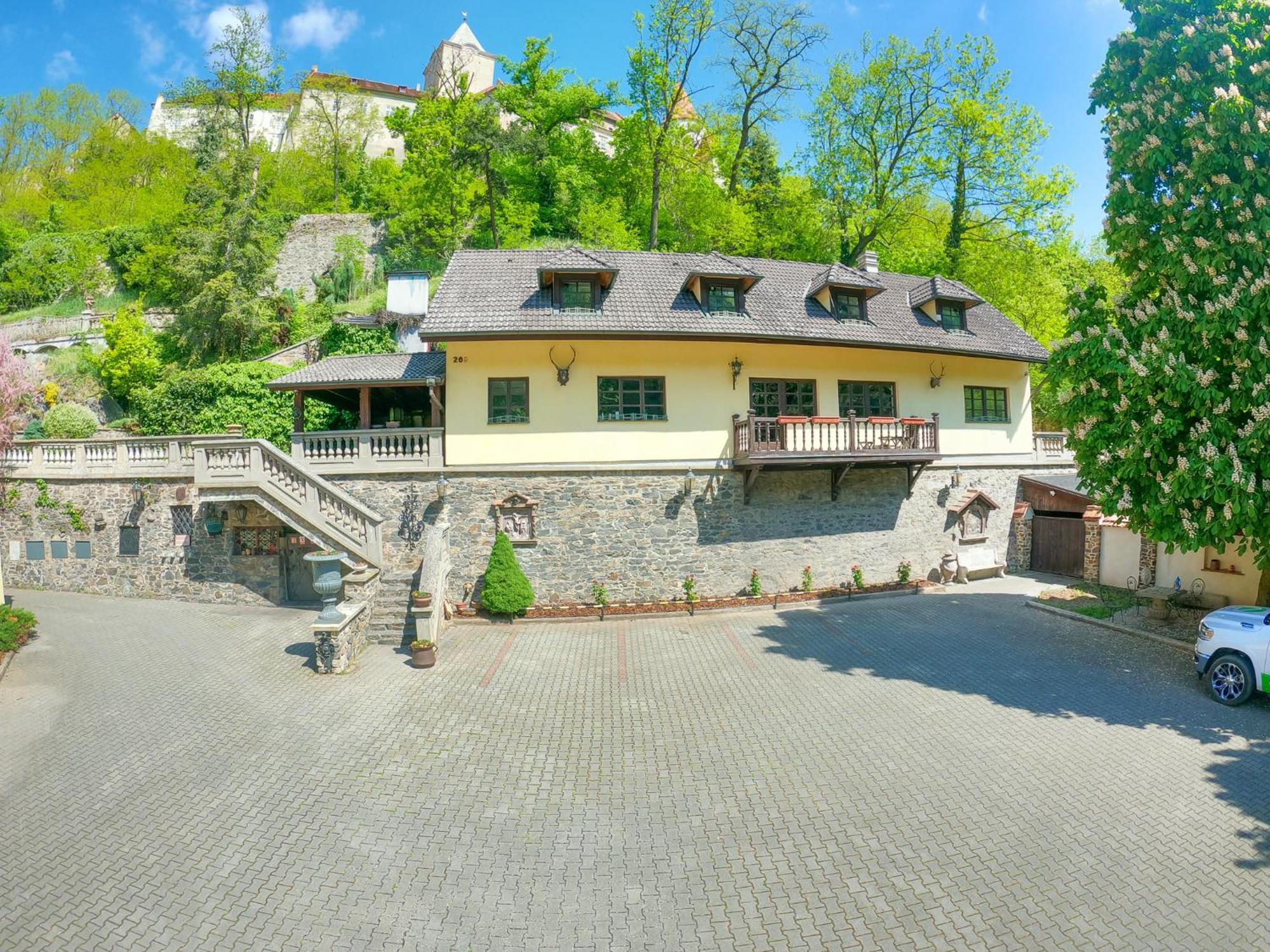 Resort U Jelena Křivoklát Екстериор снимка