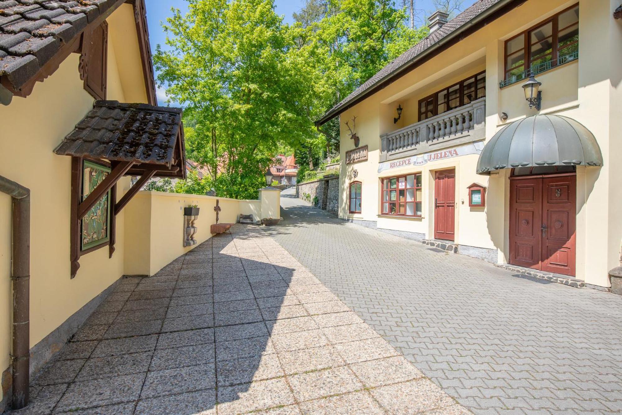 Resort U Jelena Křivoklát Екстериор снимка