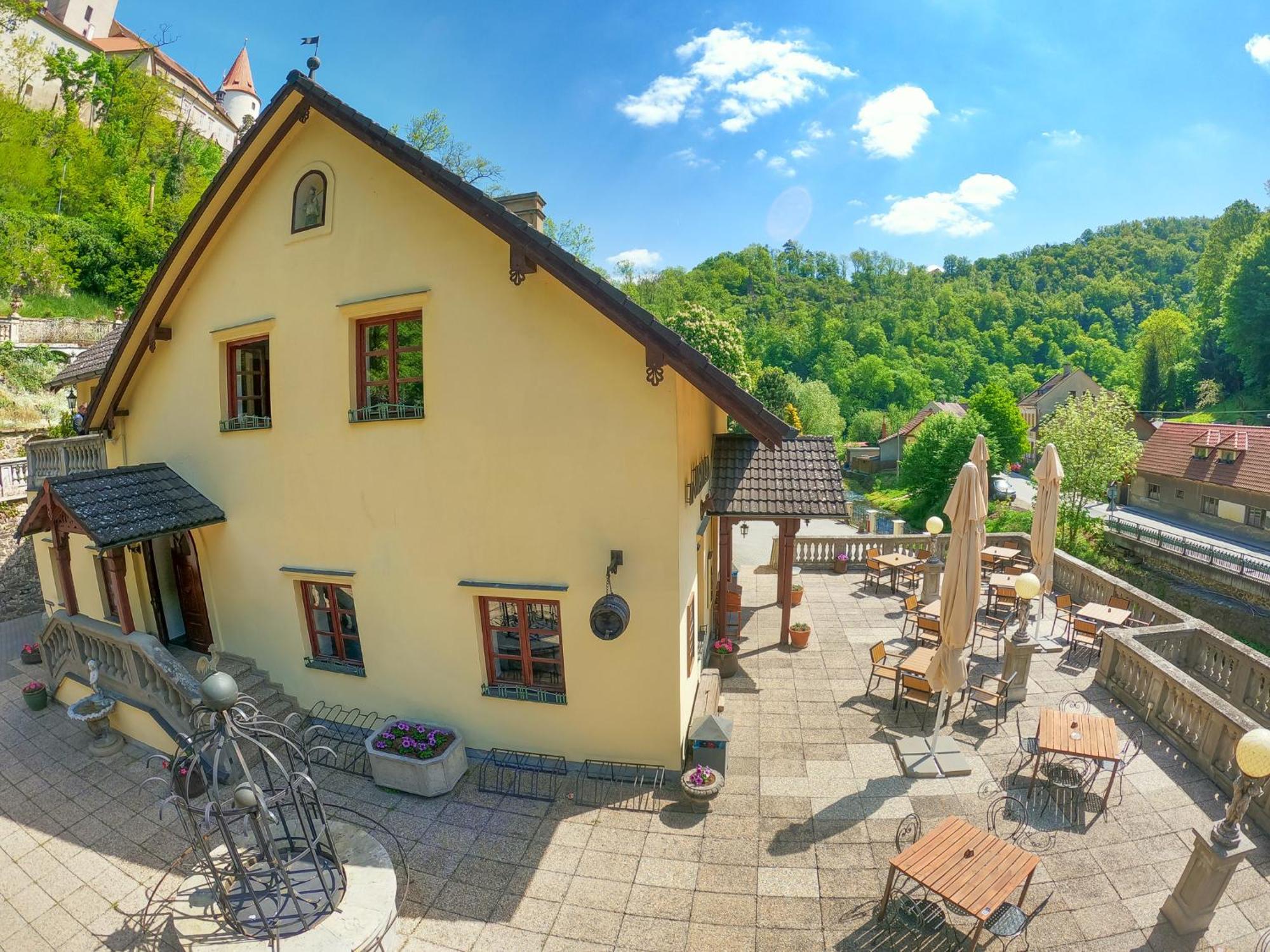Resort U Jelena Křivoklát Екстериор снимка