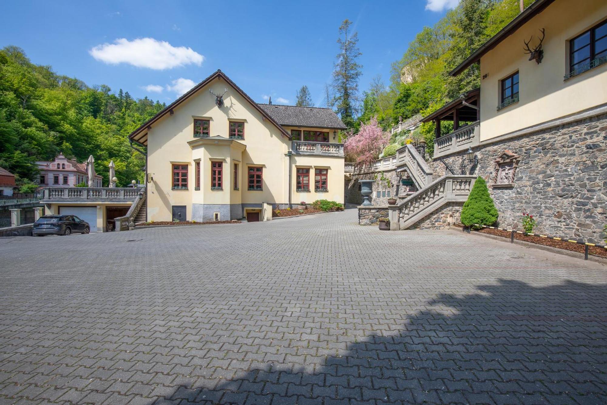 Resort U Jelena Křivoklát Екстериор снимка