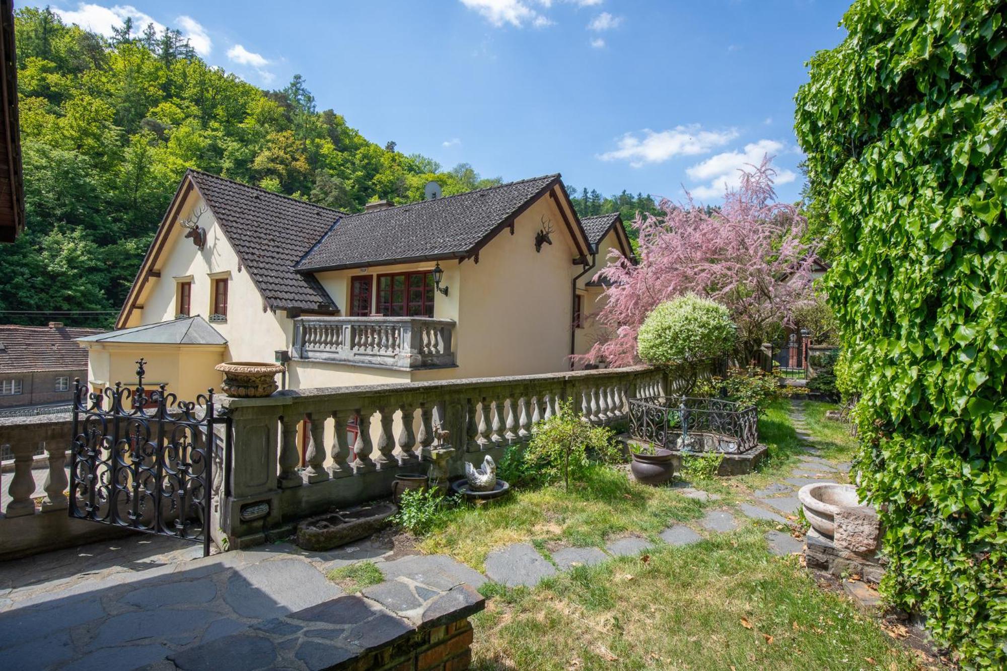 Resort U Jelena Křivoklát Екстериор снимка
